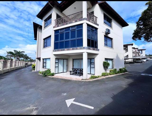 3 BEDROOM APARTMENT FOR SALE IN UVONGO BEACH